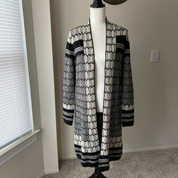Max Sport Aztec Print Open front Cardigan Pockets Sz Small Classy Long Cardigan - Picture 3 of 8